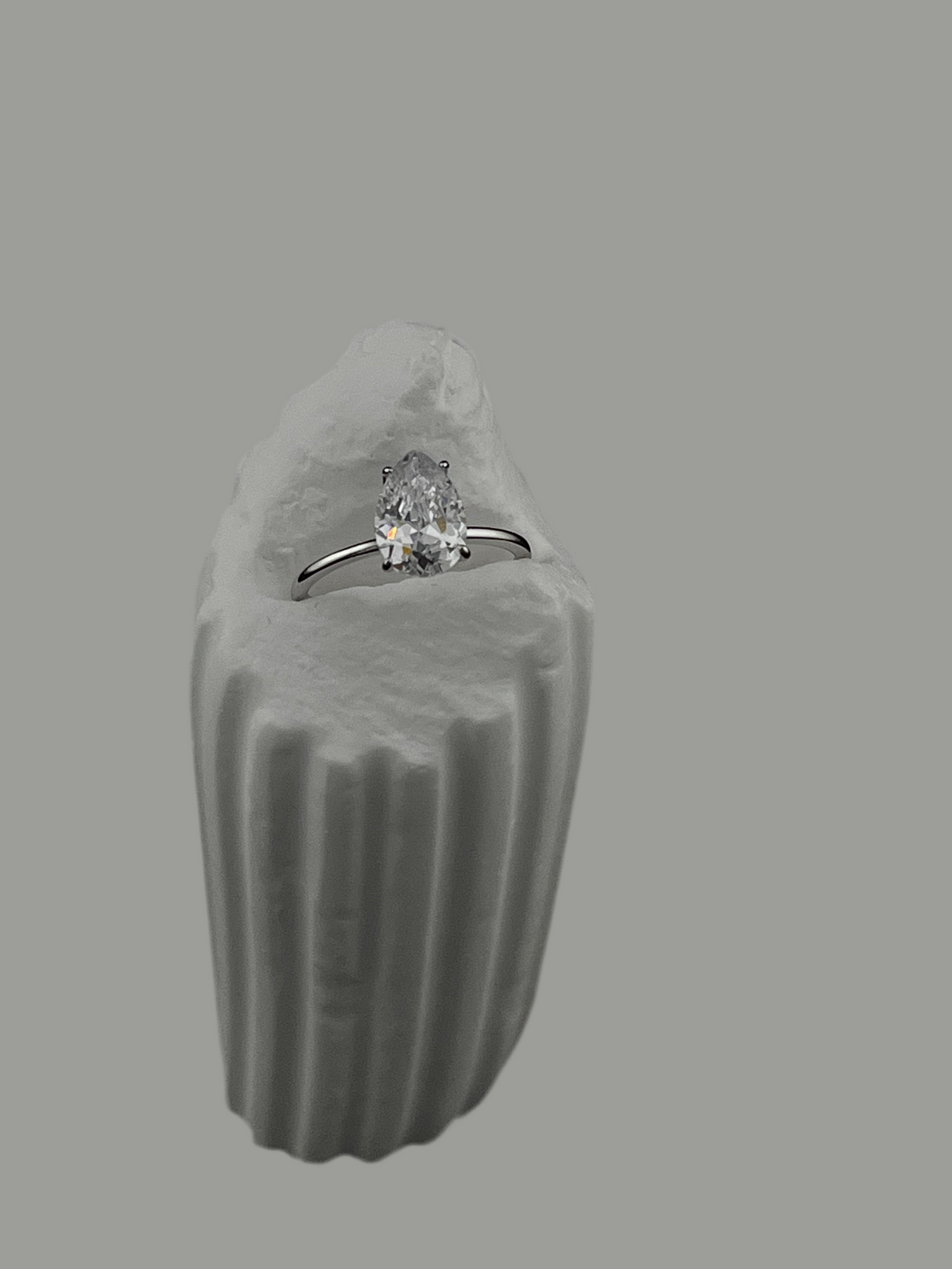 Pear Cut Moissanite Solitaire Ring – 925 Sterling Silver – ROYBEL Exclusive (Sizes 6–9)