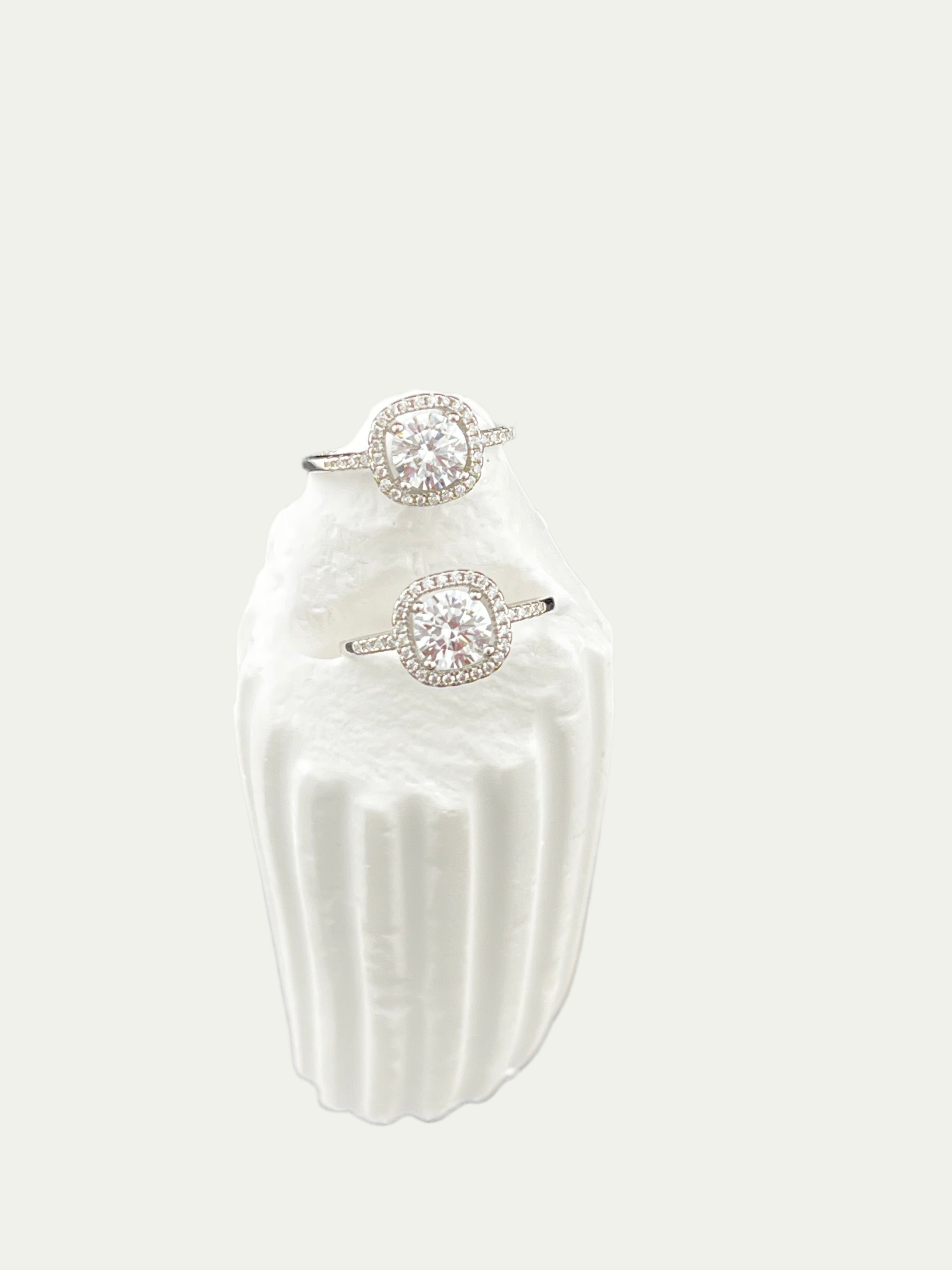 Halo Sparkle Ring in 925 Sterling Silver