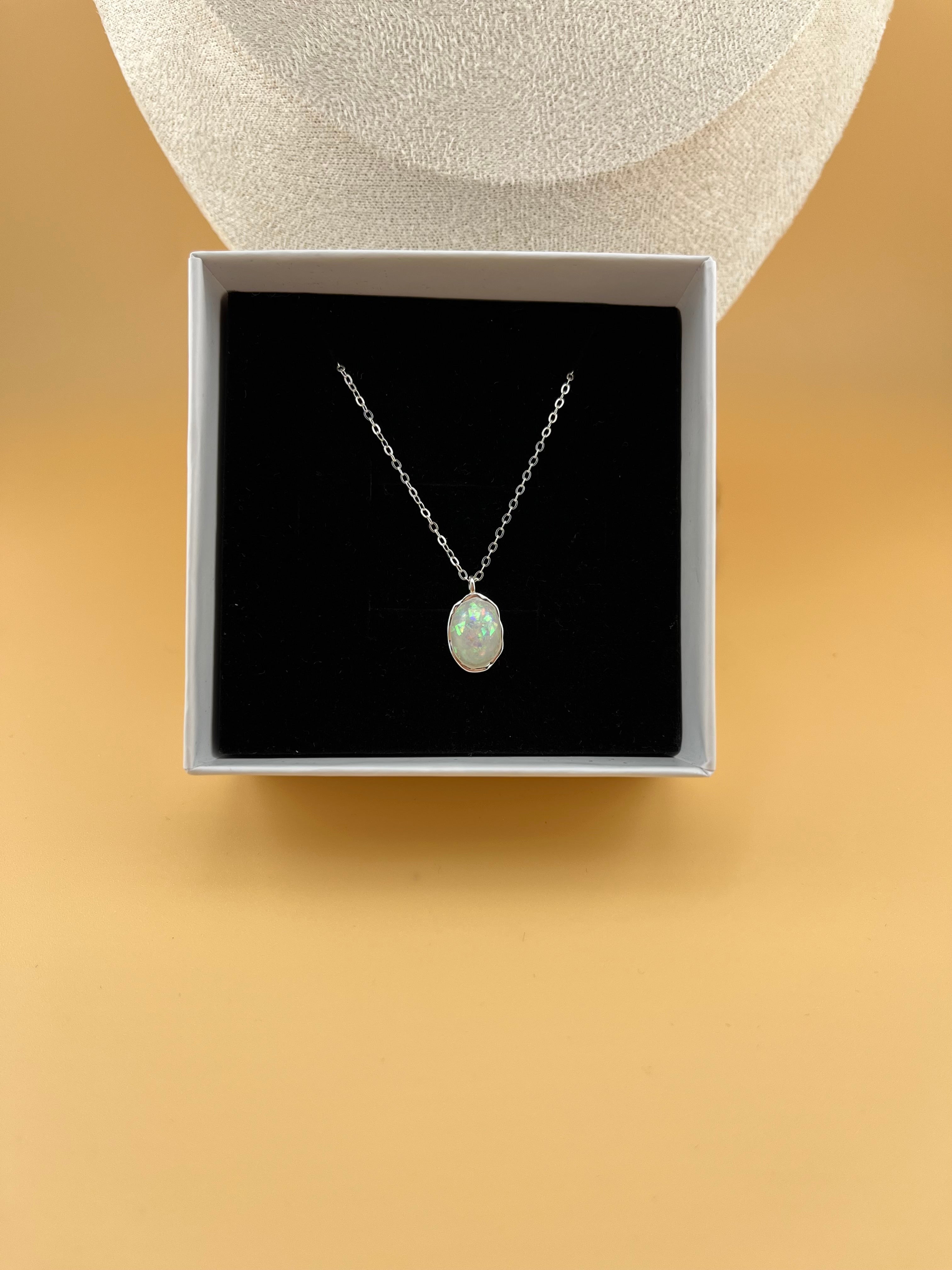 Luminous Pebble Necklace in 925 Sterling Silver