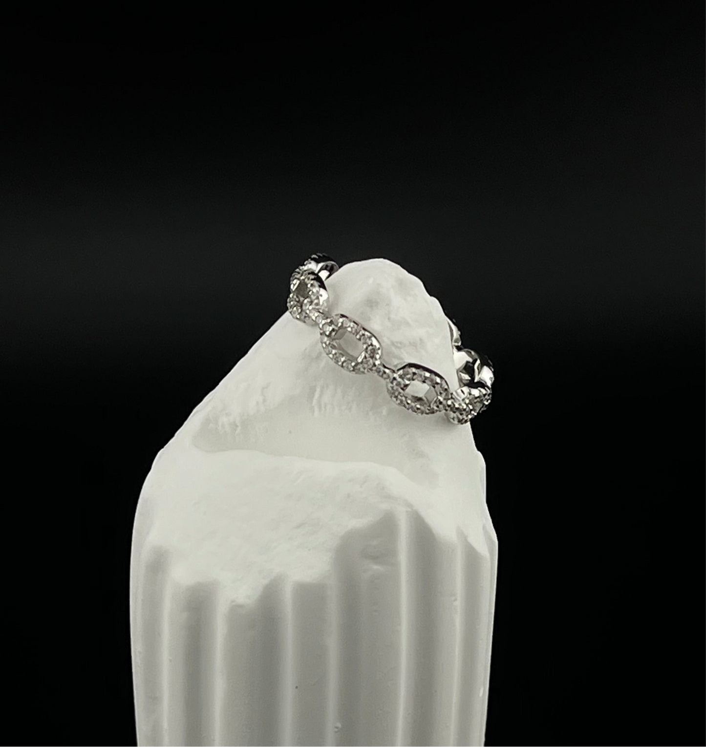 Link Chain Moissanite Ring – 925 Sterling Silver – ROYBEL Exclusive (Sizes 7–8)