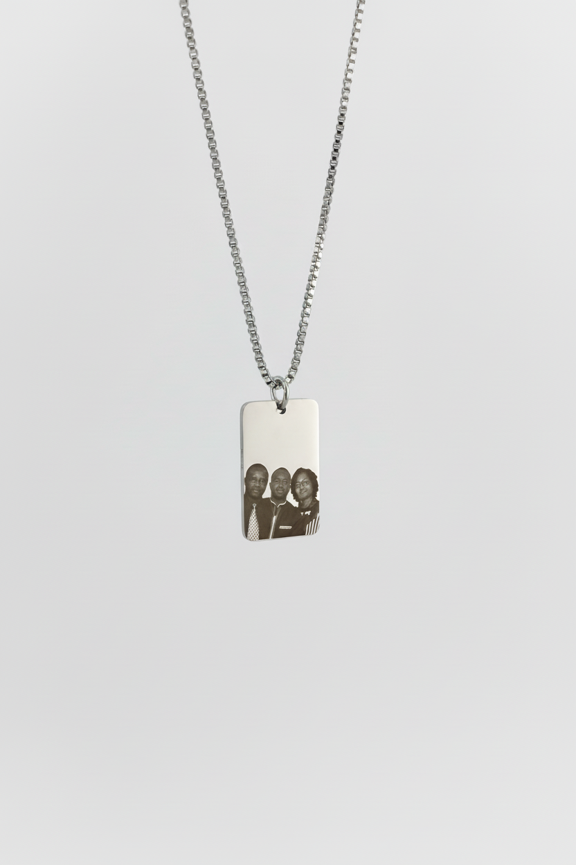 Customizable rectangular chain photo and text